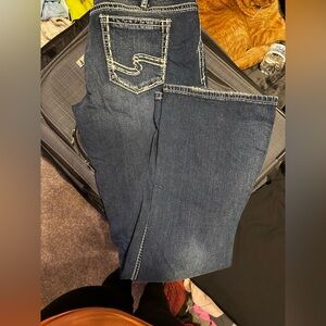 Silver jeans 
32x35
Never worn